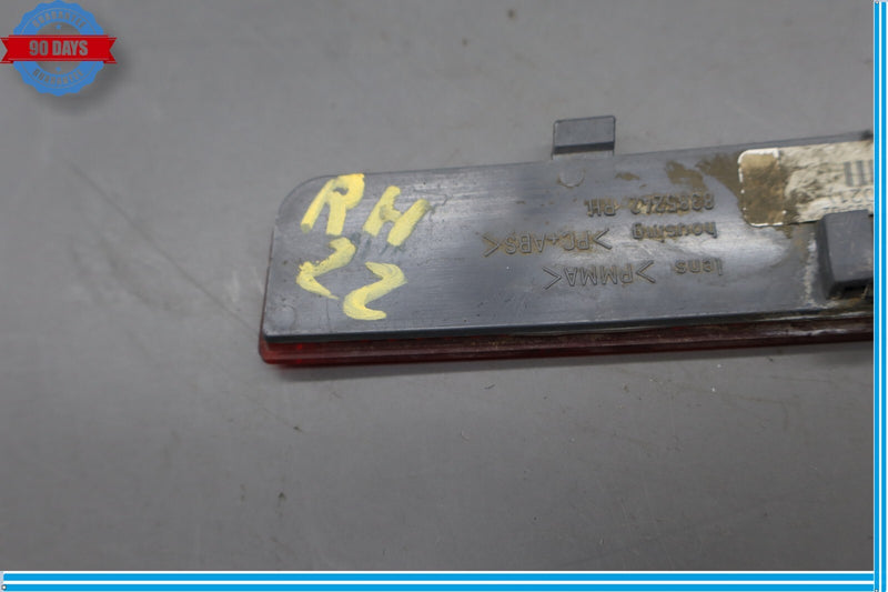 Load image into Gallery viewer, 03-12 Land Rover Range Rover L322 Rear Right Side Bumper Reflector Oem