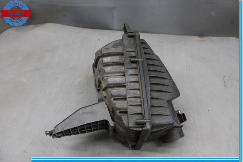 Load image into Gallery viewer, 10-12 Land Range Rover Left Side Air Intake Cleaner Filter Box Housing Oem