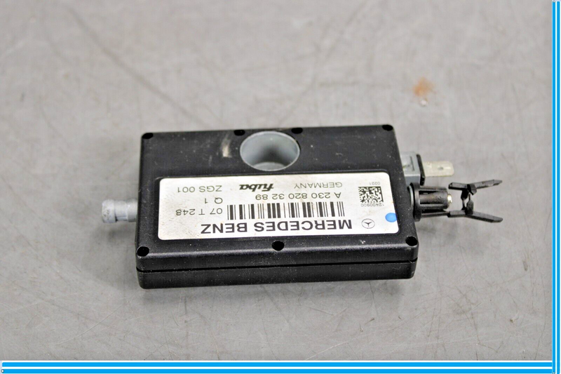 Load image into Gallery viewer, 03-08 Mercedes R230 SL500 Antenna AMP Amplifier Booster Module Unit Oem