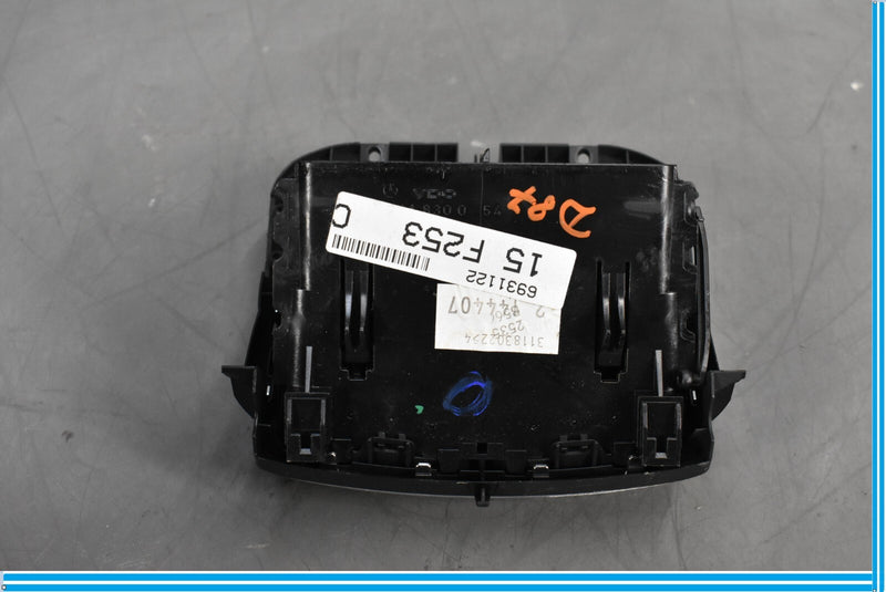 Load image into Gallery viewer, 06-11 Mercedes CLS550 CLS55 W219 Rear Seat AC A/C Control Air Vent Black Oem