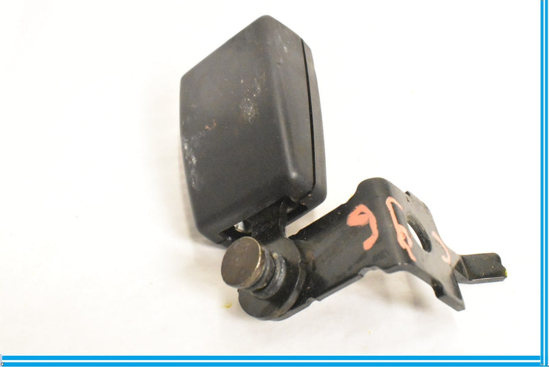 Load image into Gallery viewer, BMW E70 E71 X5 X6 REAR LEFT/RIGHT LOWER SEAT BELT BUCKLE RECEIVER LATCH OEM
