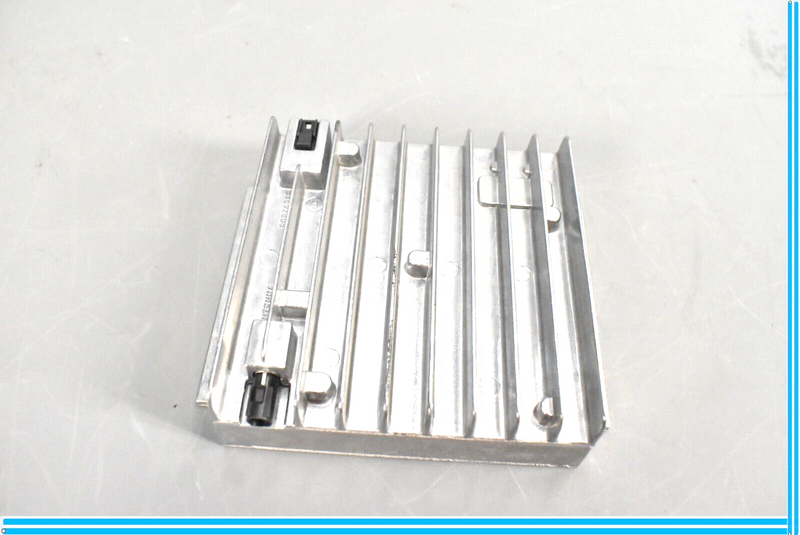 Load image into Gallery viewer, 07-10 Mercedes W221 S550 CL550 Antenna Amplifier Booster Module OEM
