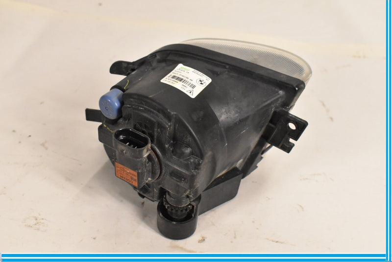 Load image into Gallery viewer, 09-15 BMW F01 F02 FRONT RIGHT PASSENGER SIDE FOG LIGHT LAMP VALEO 7182195 OEM