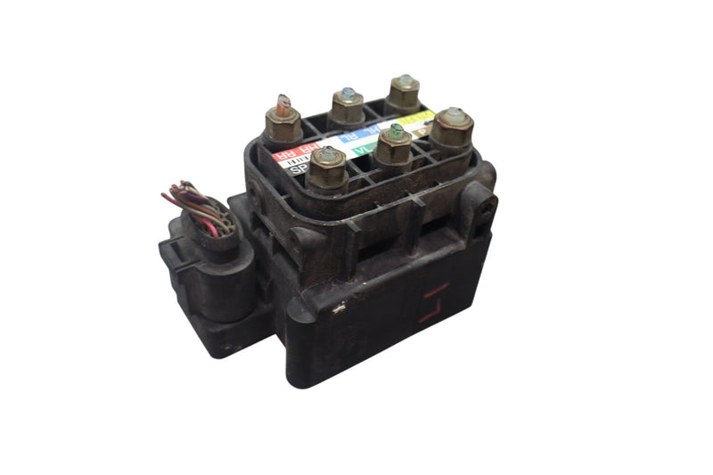 Load image into Gallery viewer, 06-20 Mercedes GL450 GL550 Airmatic Air Pneumatic Suspension Valve Block Oem