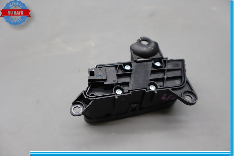Load image into Gallery viewer, 07-14 Mercedes W221 S550 CL550 Front Right Side Door Lock Switch 2218213151 Oem