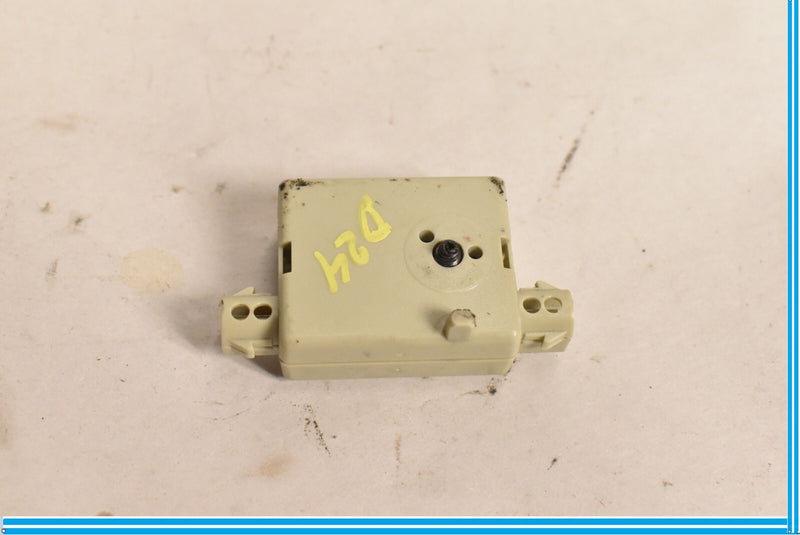 Load image into Gallery viewer, 09-15 BMW 740i 750i F01 F02 Antenna Amplifier AMP Module Unit 911826206 Oem