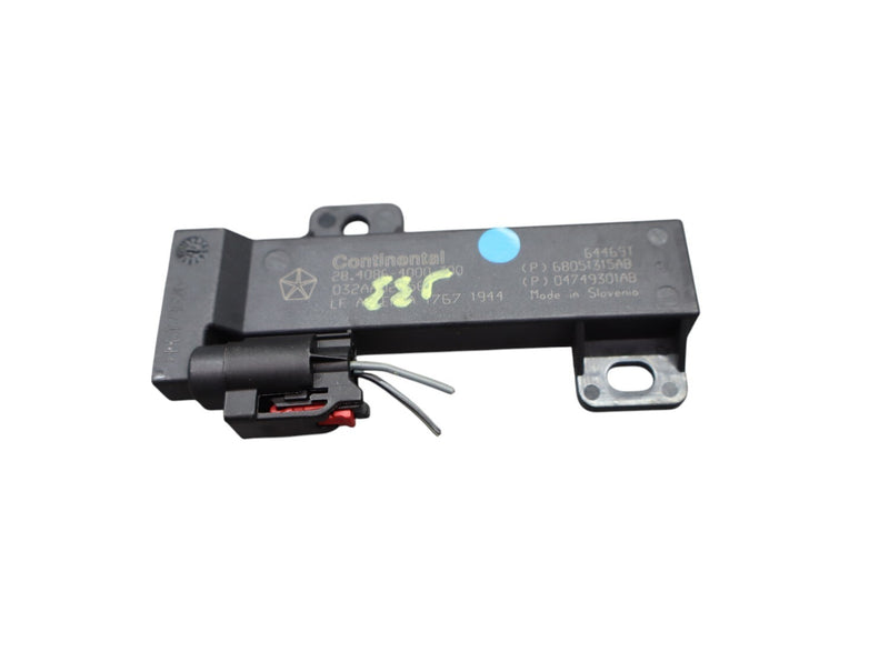Load image into Gallery viewer, 17-25 Alfa Romeo Giulia Keyless Entry Antenna Module Unit 68051315AB Oem