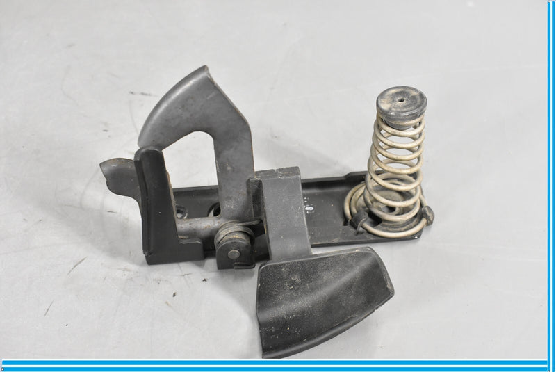 Load image into Gallery viewer, 2006 Mercedes SLK280 SLK350 R171 Front Hood Hook Latch Lock Handle Opener Oem