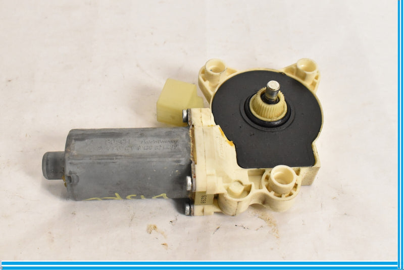 Load image into Gallery viewer, 05-11 Mercedes R171 SLK350 Front Right Side Door Window Regulator Motor Unit OEM