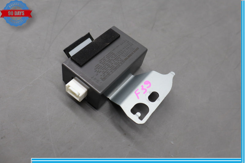 Load image into Gallery viewer, 07-12 Lexus LS460 LS460L TPMS Tire Pressure Monitor Receiver 89760-50010 Oem