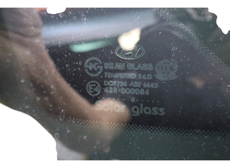 Load image into Gallery viewer, 11-16 Hyundai Equus Left Driver Side Quarter Window Glass 43R-000384 Oem