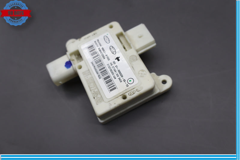 Load image into Gallery viewer, 15-20 Hyundai Genesis G80 Right Side Seat Occupant Detection Sensor Module Oem