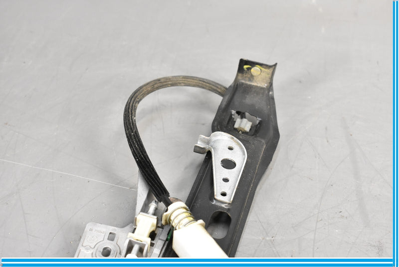 Load image into Gallery viewer, 06-11 Mercedes CLS550 W219 Rear Right Side Door Window Regulator w/o Motor Oem