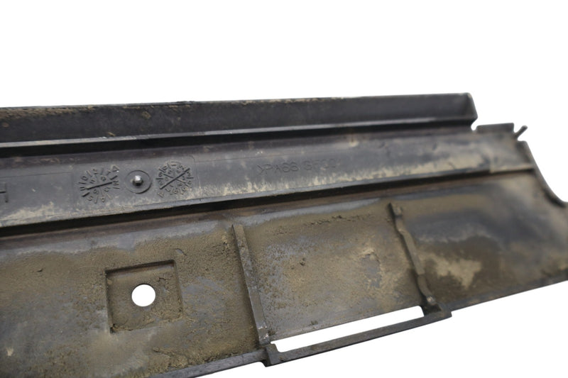 Load image into Gallery viewer, 12-16 BMW 320i 328i 428i Radiator Cooling Fan Upper Bracket Cover Sealing Oem