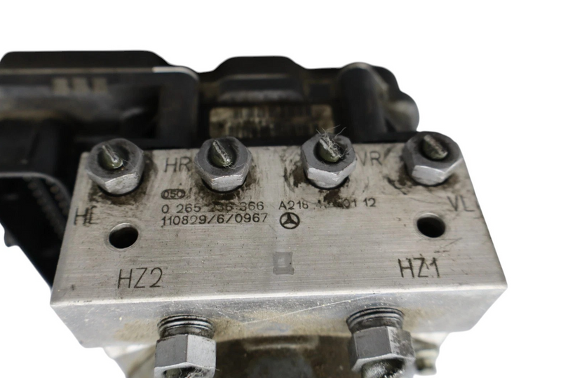 Load image into Gallery viewer, 10-14 Mercedes CLS550 W218 E550 RWD ABS Anti Lock Brake Pump Module ESP Oem
