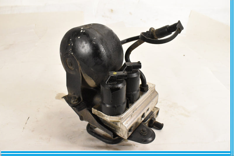 Load image into Gallery viewer, 03-06 Mercedes SL500 SL600 R230 Rear Hydraulic ABC Suspension Valve Block Oem