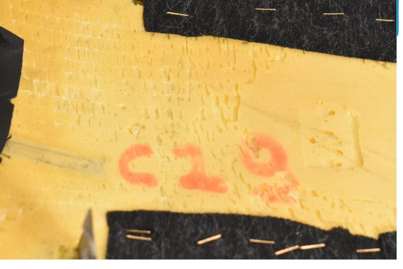 Load image into Gallery viewer, 05-08 Maserati Quattroporte Rear Center Upper Seat Cushion Black OEM