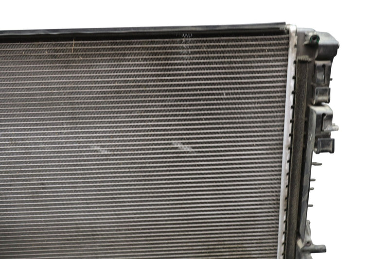 Load image into Gallery viewer, 14-22 Maserati Ghibli 3.0L Front Engine Cooling Radiator Assembly 670038340 Oem