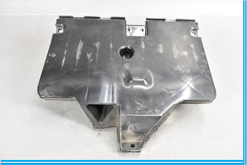 Load image into Gallery viewer, 03-12 Maserati Quattroporte Sub Box and Woofer Speaker Audio Bose Oem