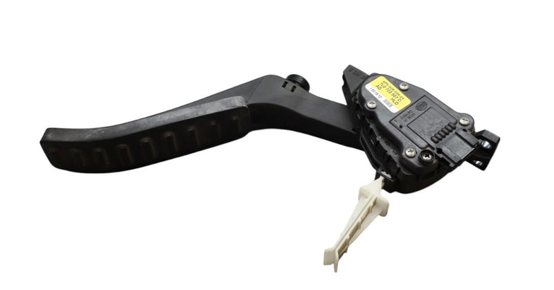 Load image into Gallery viewer, 11-18 Porsche Cayenne 958 Hybrid S Gas Throttle Pedal Accelerator 7L0723507D Oem