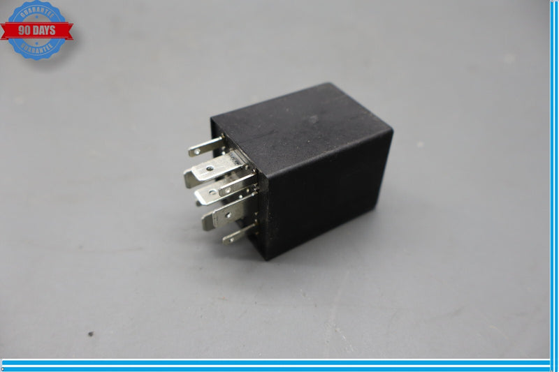 Load image into Gallery viewer, 06-12 Bentley Continental GT Relay Module for Radio Transceiver 3B0035731 Oem
