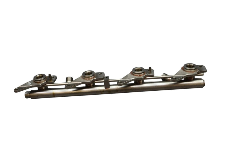 Load image into Gallery viewer, 12-18 Mercedes CLS550 CLS400 Left Fuel Injection Rail Line Without Injectors Oem