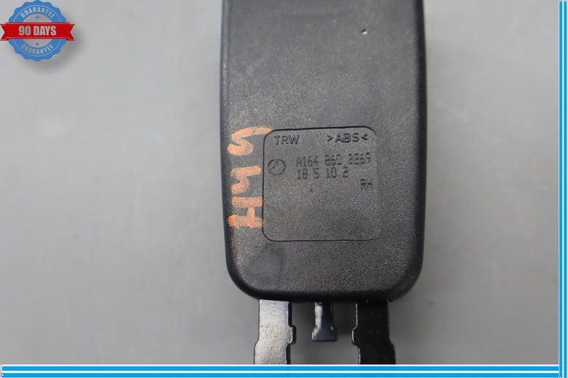 Load image into Gallery viewer, 07-12 Mercedes GL450 GL550 Rear Right Passenger Side 3rd Row Seat Belt Buckle Oe