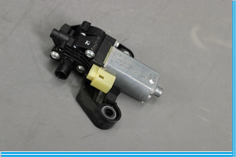 Load image into Gallery viewer, 09-15 BMW 750i 750Li F01 F02 Rear Right Passenger Door Sun Blind Shade Motor Oem