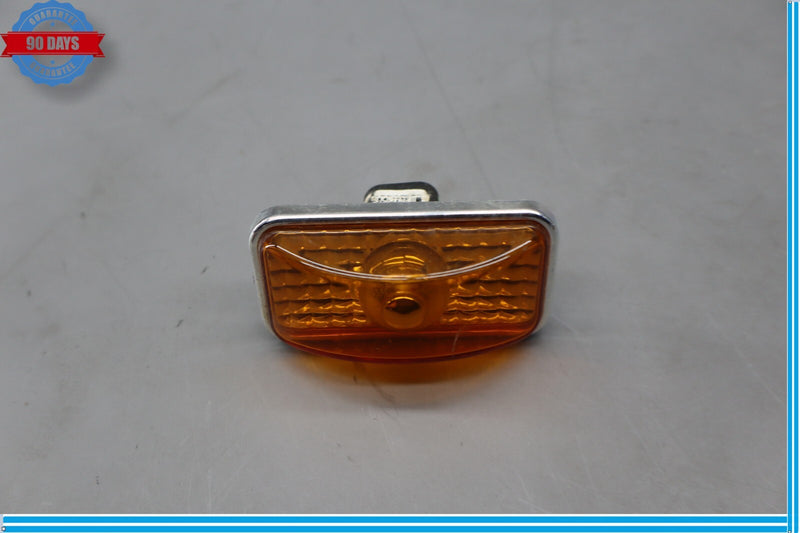 Load image into Gallery viewer, 03-09 HUMMER H2 Rear Center Clearance Marker Lamp Light Lens Oem