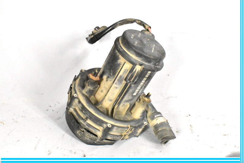 Load image into Gallery viewer, 04-08 Maserati Quattroporte Secondary Smog Air Injection Pump 181197 Oem