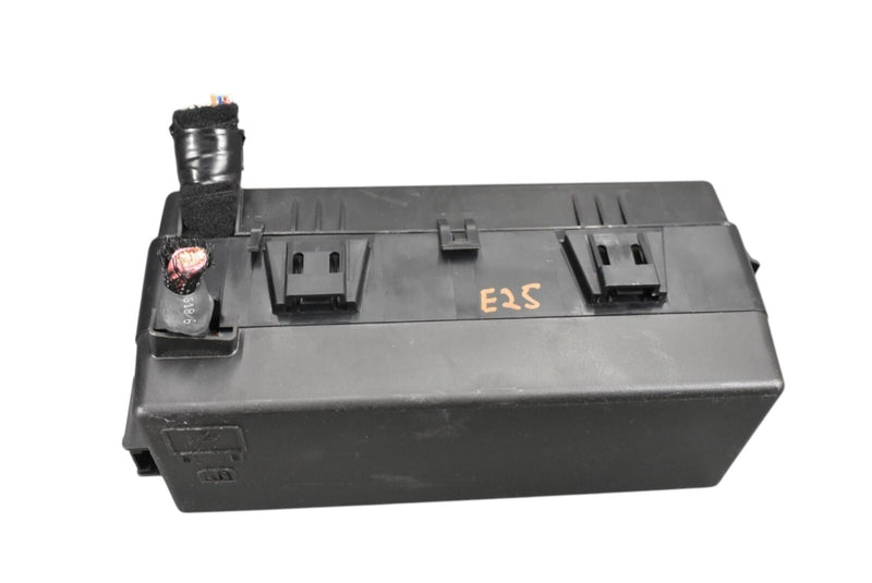 Load image into Gallery viewer, 14-17 Maserati Ghibli Engine Bay Fuse Power Block Junction Box 670008595 Oem
