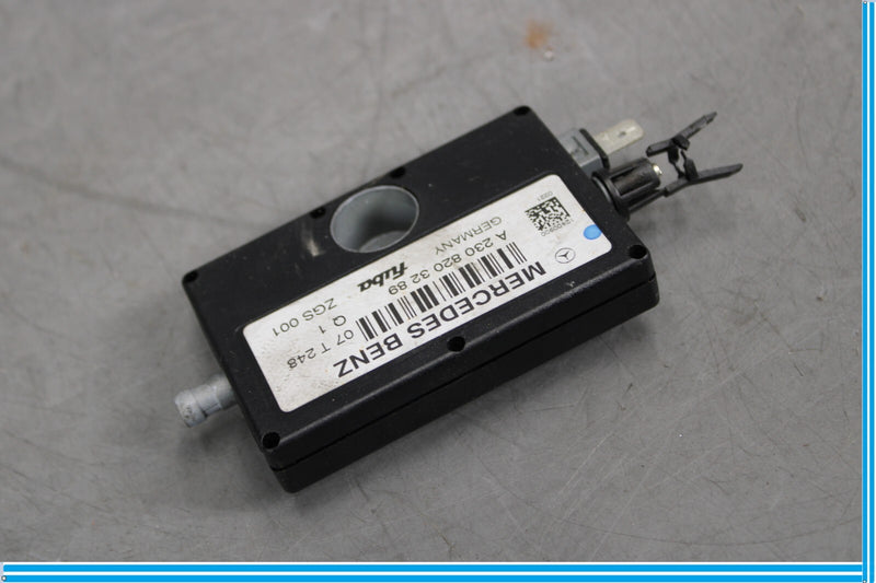 Load image into Gallery viewer, 03-08 Mercedes R230 SL500 Antenna AMP Amplifier Booster Module Unit Oem