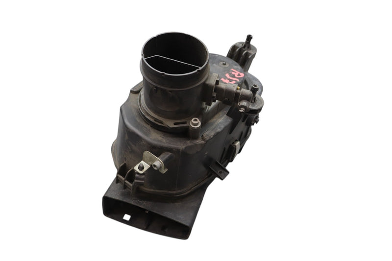 Load image into Gallery viewer, 14-17 Maserati Ghibli Right Side Engine Air Intake Filter Black 70552746 Oem