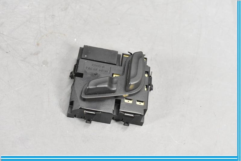 Load image into Gallery viewer, 08-14 Mercedes W204 C250 C350 Front Right Seat Adjustment Control Switch Oem