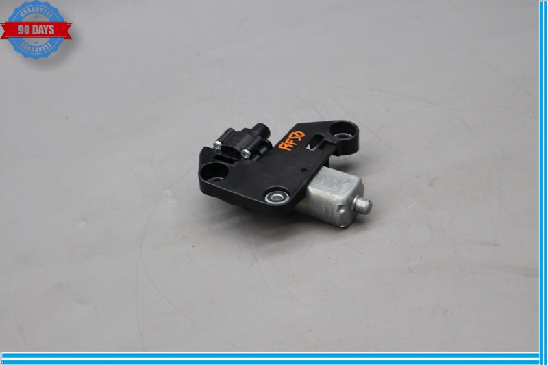 Load image into Gallery viewer, 09-15 BMW 750i F01 F02 F10 Rear Right Passenger Door Window Sun Shade Motor Oem