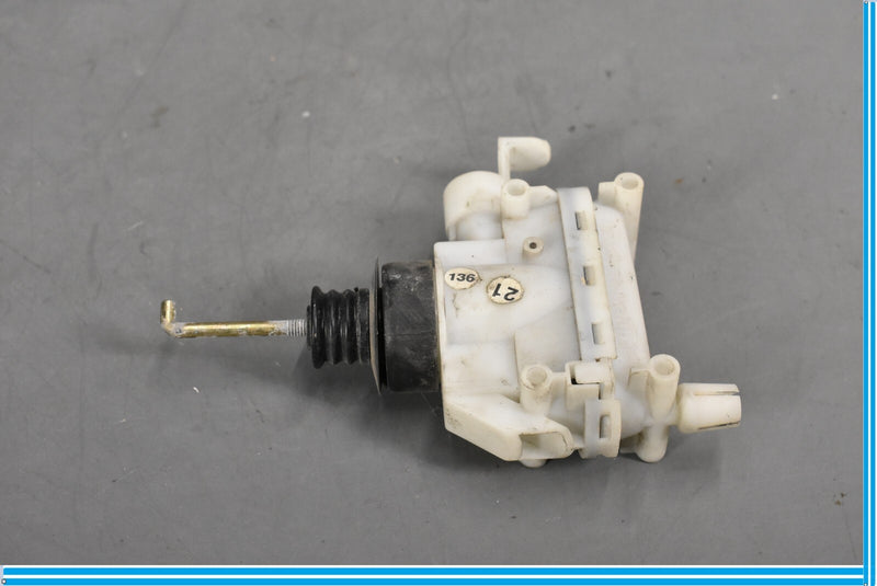 Load image into Gallery viewer, 86-95 Mercedes 300SL W124 Rear Right Side Vacuum Lock Actuator Element Oem