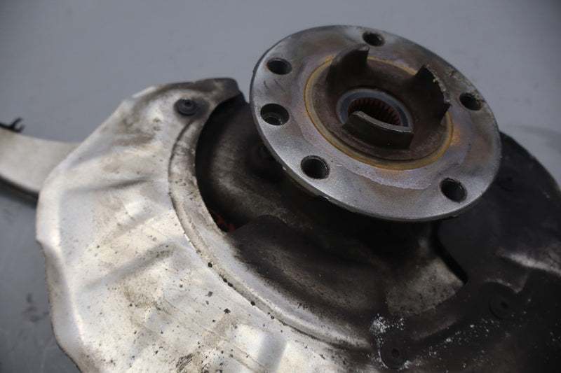 Load image into Gallery viewer, 11-17 Volkswagen VW Touareg Front Right Passenger Side Spindle Knuckle Hub Oem