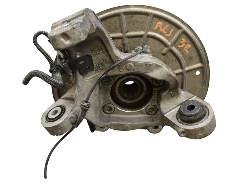 Load image into Gallery viewer, 17-23 Alfa Romeo Giulia 952 Rear Right Side Wheel Spindle Knuckle & Hub Oem