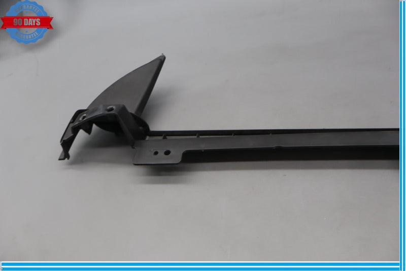 Load image into Gallery viewer, 07-17 GMC Acadia Demali Front Right Or Left Side Inner Corner Glass Cap Oem