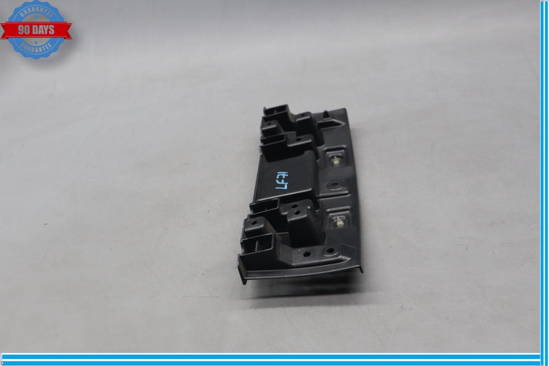 Load image into Gallery viewer, 14-20 Maserati Ghibli Quattroporte Front Left Side Seat Guard Cover Support Oem