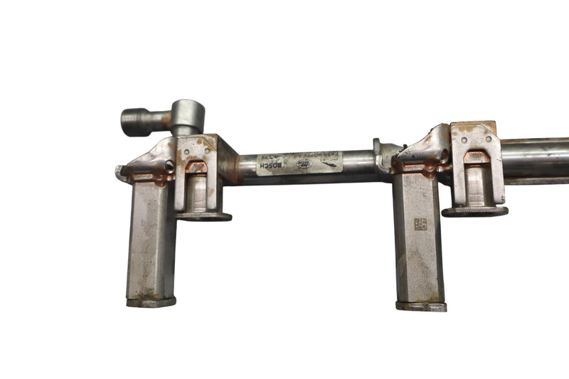Load image into Gallery viewer, 13-21 Jaguar X152 F-Type XE XF 3.0L Right Side Engine Fuel Injection Rail Oem