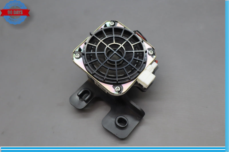 Load image into Gallery viewer, 15-20 Hyundai Genesis G80 Front Left or Right Side Lower Dash Audio Speaker Oem