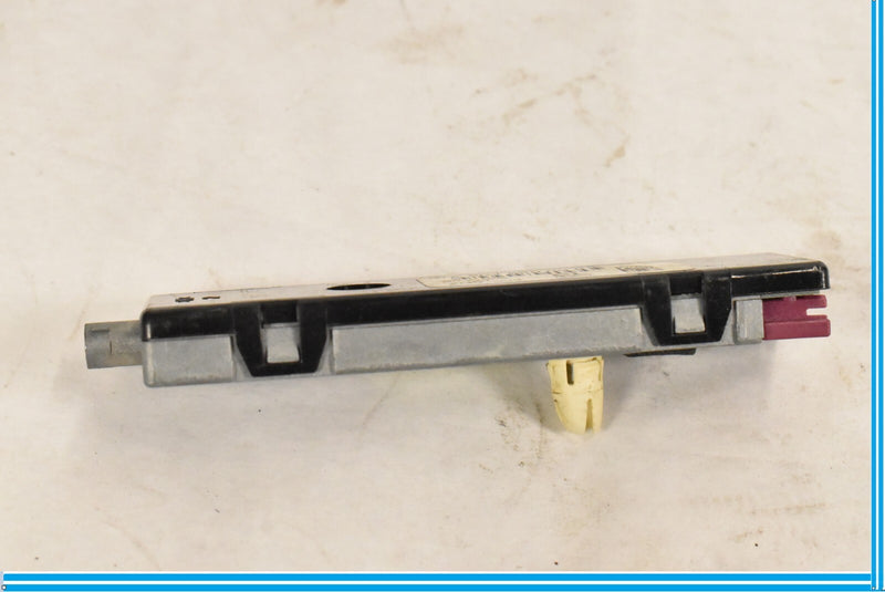 Load image into Gallery viewer, 2009 Mercedes W204 C250 C300 Rear Left Driver Antenna Amplifier Booster OEM