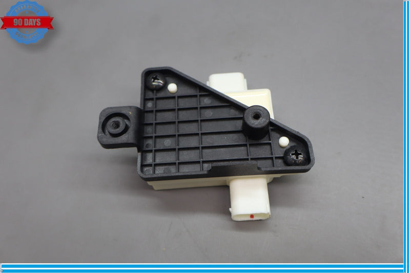 Load image into Gallery viewer, 15-20 Hyundai Genesis G80 Right Side Seat Occupant Detection Sensor Module Oem