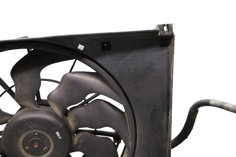 Load image into Gallery viewer, 09-16 Hyundai Equus Engine Motor Cooling Radiator Fan Assembly Oem