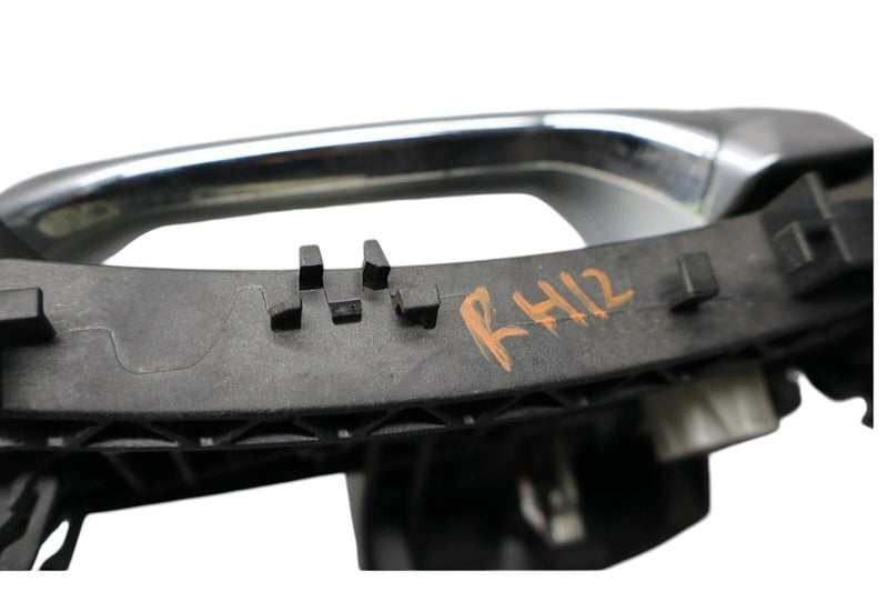 Load image into Gallery viewer, 10-17 Mercedes W207 E350 C250 Right Side Exterior Door Handle Keyless Go OEM