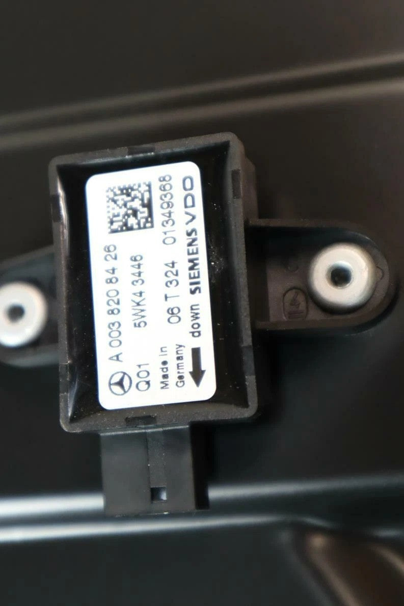 Load image into Gallery viewer, 06-12 Mercedes W164 ML350 GL450 Rear Left Driver Side Window Regulator Panel Oem