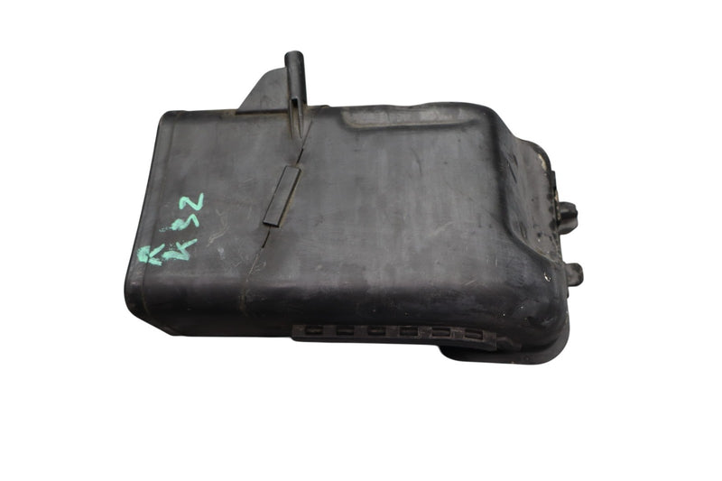 Load image into Gallery viewer, 11-16 BMW 550i GT xDrive F07 Front Right Side Engine Air Intake Duct Tube Oem