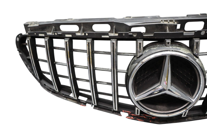 Load image into Gallery viewer, 14-16 Mercedes W212 E350 E550 Front Grill Radiator Grille W/ Center Emblem Oem