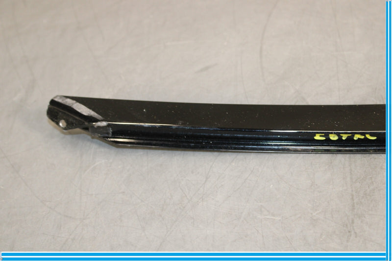 Load image into Gallery viewer, 10-16 Mercedes E350 E550 Rear Left Driver Quarter Glass Division Bar Molding Oem